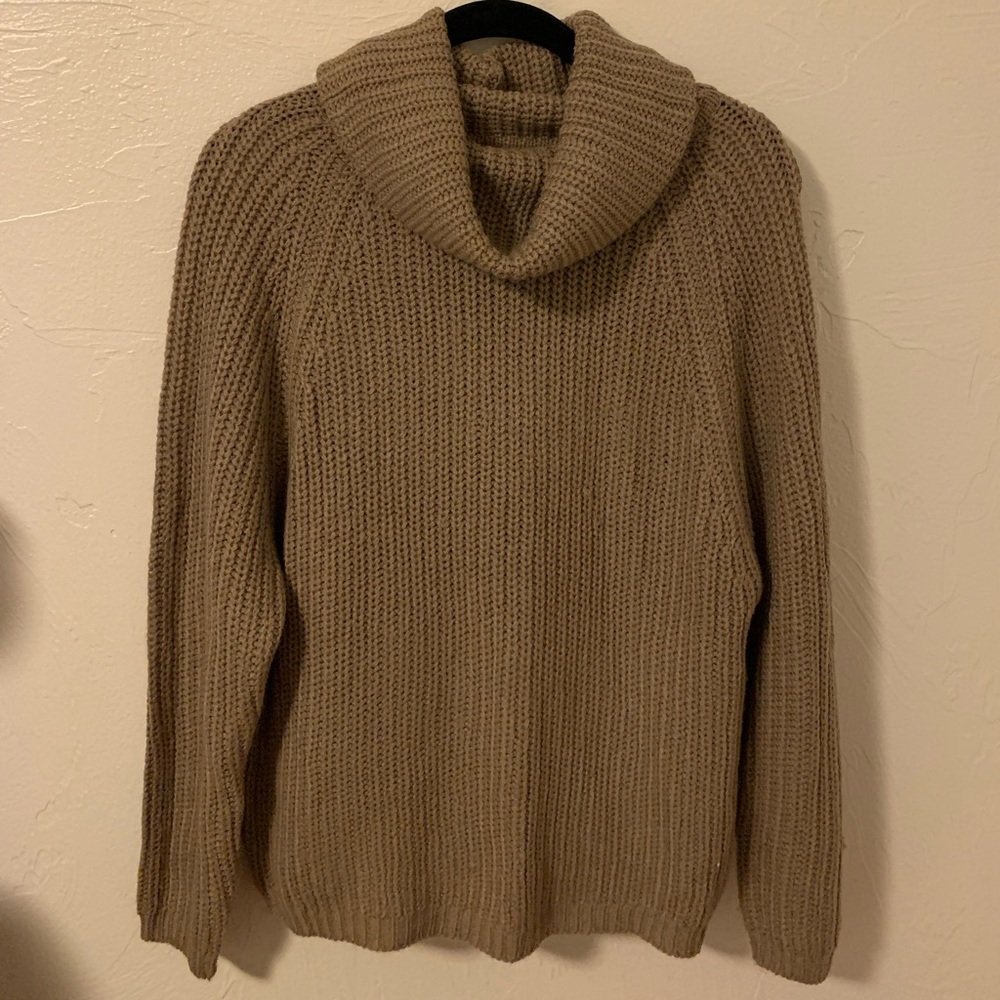 Turtleneck chunky knit sweater